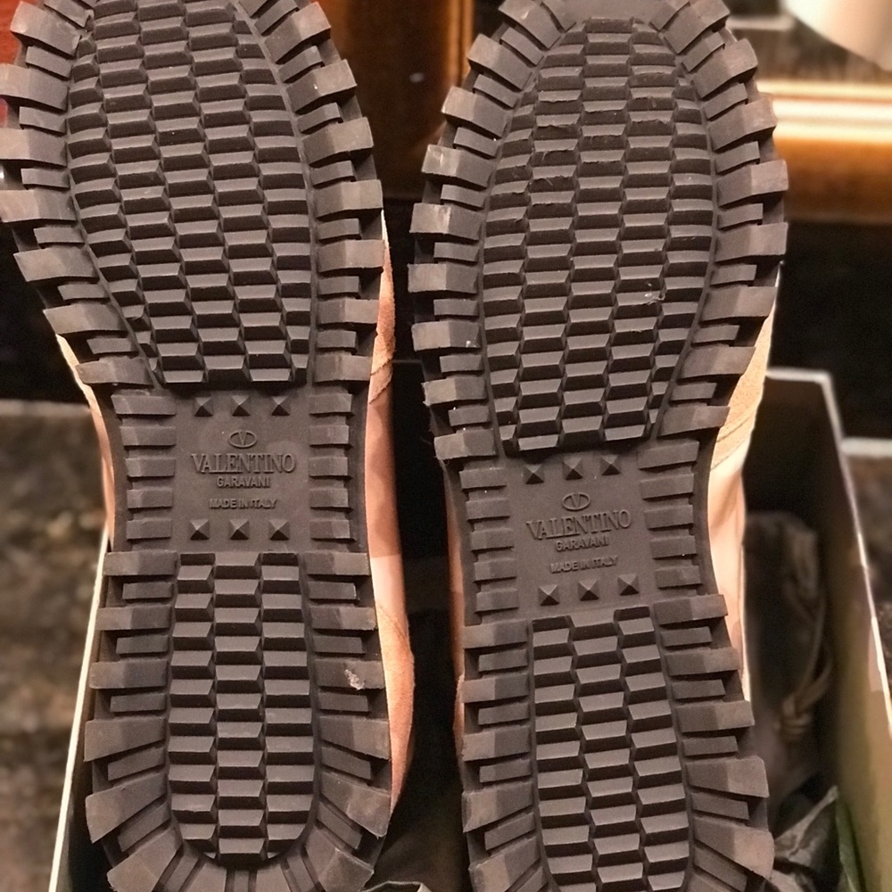 Women Authentic Valentino Rockstud Camo Sneakers - Picture 3 of 6